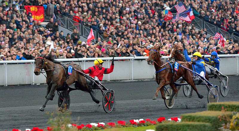 18 GLADIATEURS DANS L’ARÈNE DE VINCENNES HIPPODROME DE PARIS